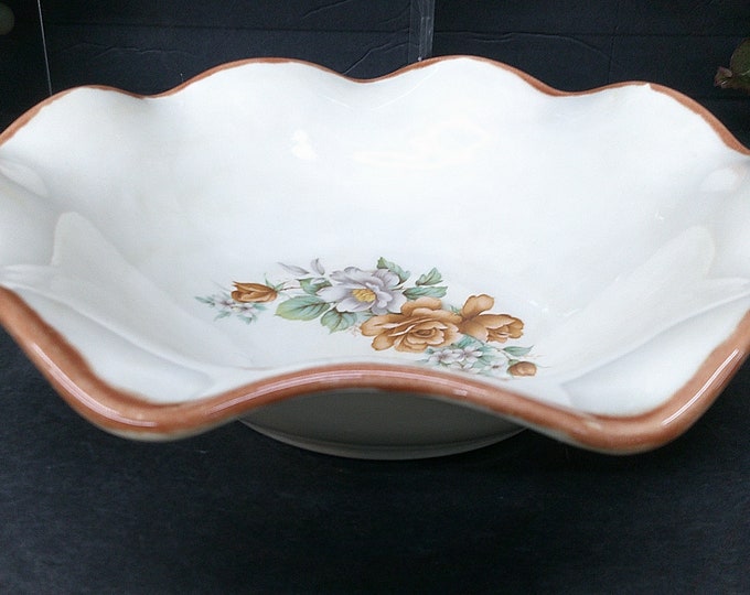 2402 Ceramic Centerpiece Bowl Nutmeg Brown Rim & Floral Vintage 11" Ruffled - Great Condition