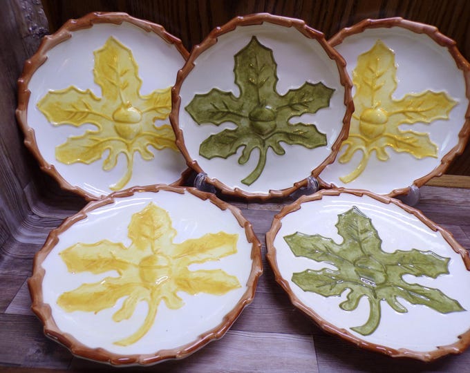 2511 River of Goods Earthenware 8" Snack / Lunch Plates Set of 5 Green & Yellow Leaves - Good Condition Some Crazing