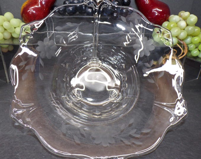 2309 Etched Floral Footed Embossed 11" Vintage Centerpiece Serving Bowl - Good Condition No Chips or Cracks