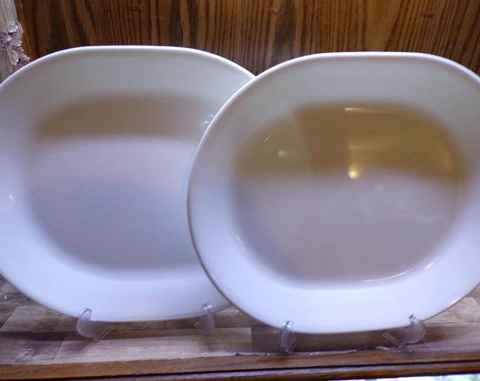 2511 Pair of Corelle Winter Frost White 12 Inch Oval Serving Platters - Great Condition