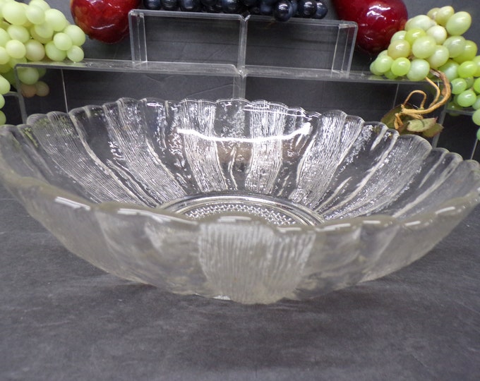 2309 Indiana Glass Textured Clear Glass Sunflower Serving Bowl 10.5” Vintage Flower Petal Pattern- Great Condition No Chips or Cracks