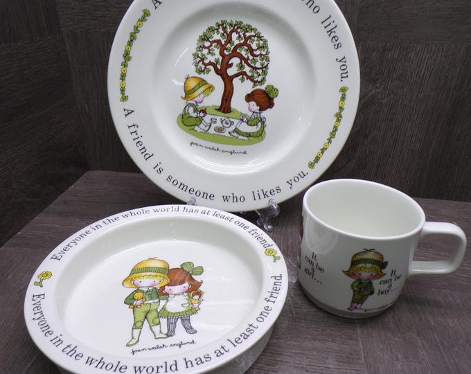 2602 Johnson Brothers Vintage 1976 Children's 3 pc Plate, Bowl, Cup Set by Joan Walsh Anglund  "A Friend is Someone Who Likes You"- Like New
