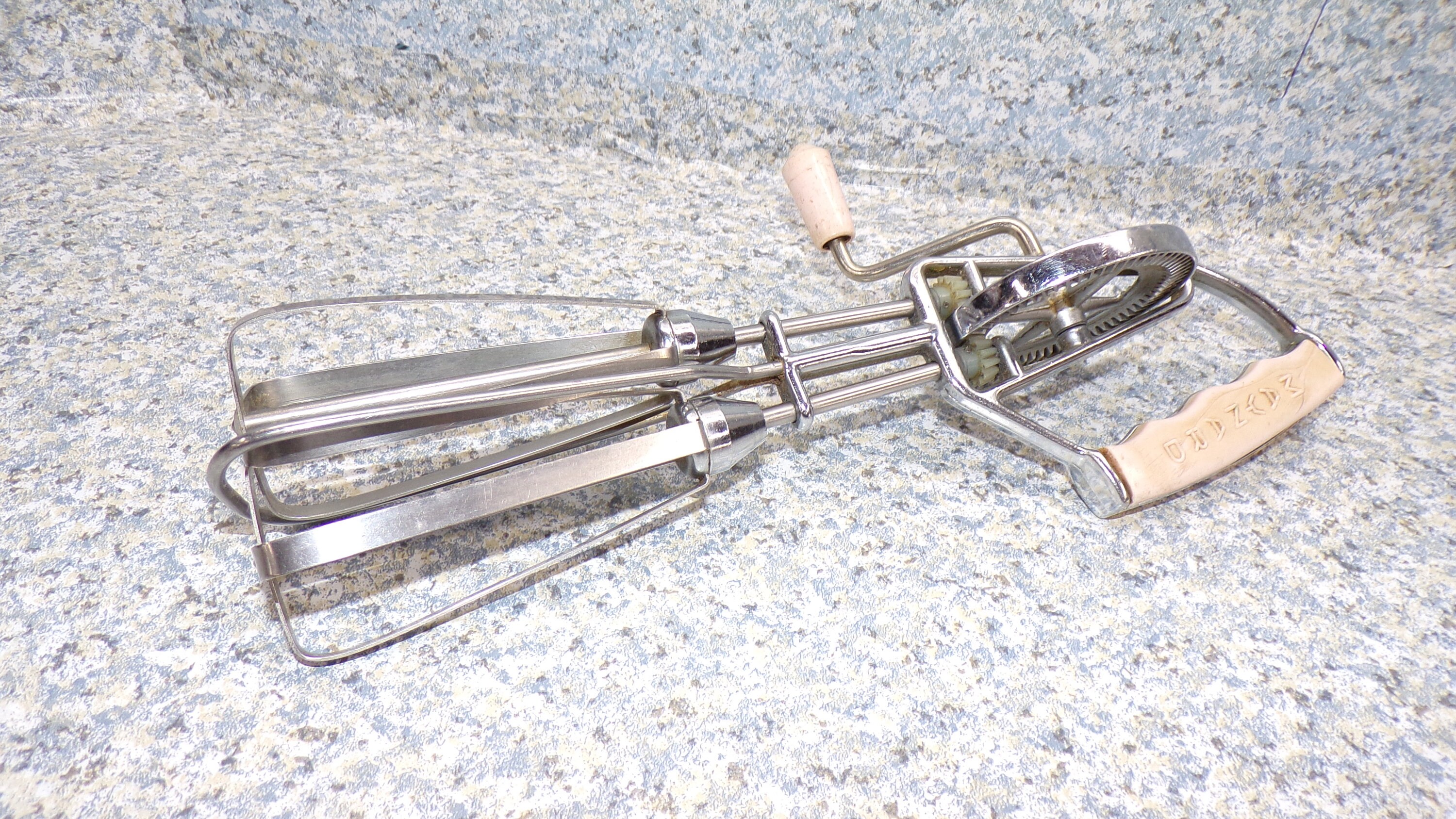 2211147 Vintage Maynard Hand Crank Egg Beater / Mixer 10 Tall Good