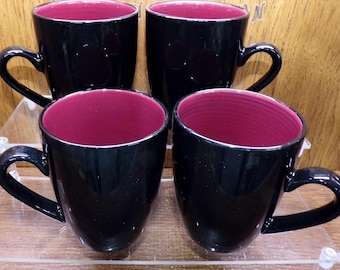 2504 Thomson Pottery Vintage 4.5" 12 oz Coffee Mugs Set of 4 - Black Outside / Red Inside - Great Condition