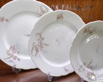 2501 Leonard Vienna Austria Pink Floral Scalloped Edge Vintage Porcelain Dinnerware - Great Condition Choose from List: