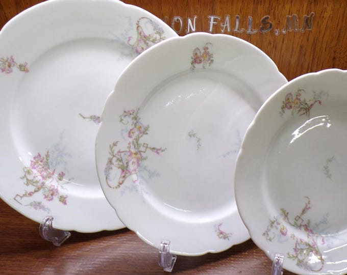 2501 Leonard Vienna Austria Pink Floral Scalloped Edge Vintage Porcelain Dinnerware - Great Condition Choose from List: