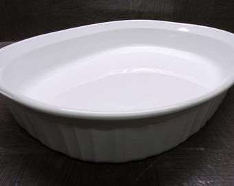 2609 Corning Ware 1.8 Liter F-6-B French White Ribbed 11" x 8.5" 2" Oval Casserole Baking Dish
