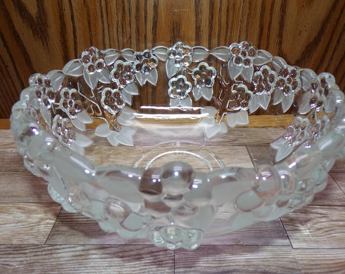 2507 Mikasa Carmen WaltherGlas 8.75" Holly and Berry Vintage Decorative Bowl Raised Flowers & Frosted Leaves - Germany - Great Condition