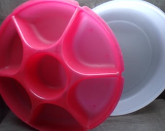 2609 Tupperware Vintage Red 13.5" Vegetable Keeper Tray Transporter with Frosted Clear Lid