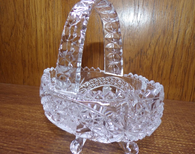 2506 Hofbauer Byrdes 5.5" Beautiful Vintage Trinket Basket w/ Handle 24% Lead Crystal w/ Etched Birds  Made in Germany - Great Condition