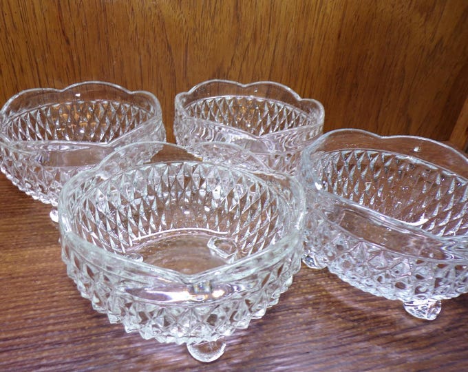 2507 Indiana Glass 5" Diamond Point Clear Vintage 3 Footed Bowl Set of 4 Scalloped Rim - Pre-owned Great Condition