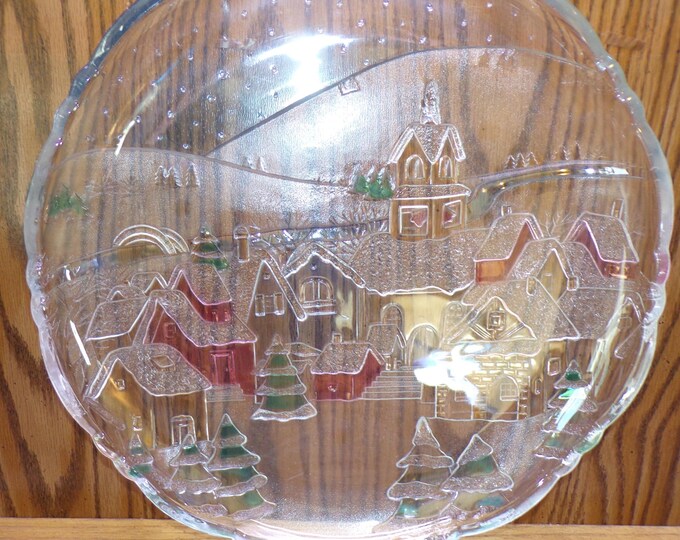 2511 Crystal Clear Studios Winter Scene 14" Heavy Vintage 1995 Round Raised Rim Serving Platter Snowy Village - Great Condition