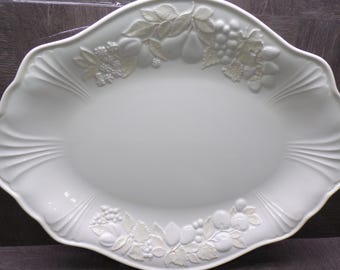2406 Lenox Butlers Pantry Fruitier 16" Oval Platter white w/ Cream Color Fruit