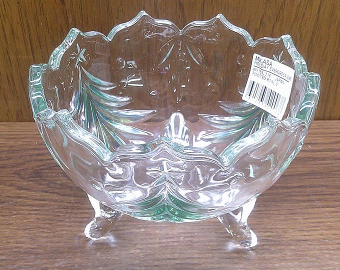 2412 Mikasa Vintage Crystal Holiday Evergreen Footed 6" Clear/Green Candy Bowl WY157/716 - Excellent Condition in Original Box