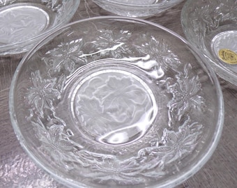 2608 Princess House Fantasia 5.5” Clear / Frosted Poinsettias Berry Bowls Set of 4