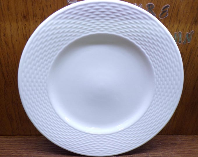 2504 Tabletops Unlimited Mason Craft 10.25" Woven White Ceramic Dinner Plates Set of 4 in Original Box