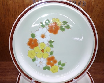 2506 Flower Garden Hand-painted Stoneware 10.5" Dinner Plates Set of 4 Orange, Yellow, White Floral - Good Condition Chip on Back of One