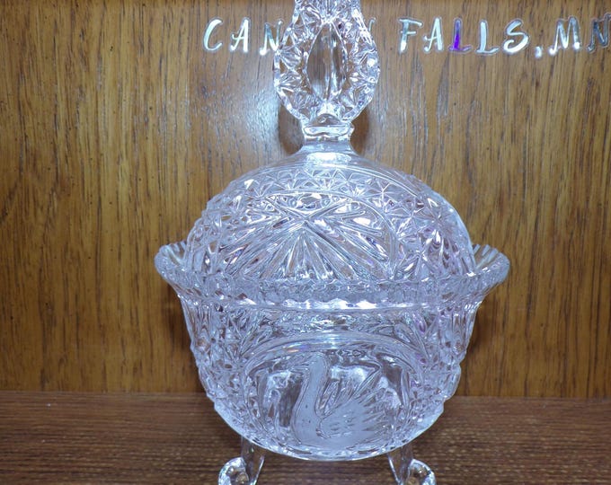 2508 Hofbauer Byrdes 24% Lead Crystal Swan 9" Covered Candy Dish Footed Steeple Lid - Great Condition