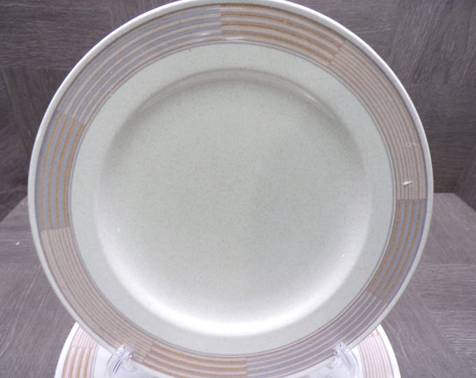 2602 Mikasa Intaglio CAC06 Tracings 8.25" Salad / Snack Plates Set of 4 Oven to Table Stoneware - Great Condition