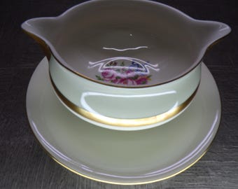 2602 Theodore Haviland New York Kenmore Gravy Boat w/ Attached Underplate - Good Condition w/ a Few Scratches on the Gold Accent