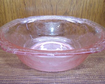 2506 Jeanette Glass 10" Peach Pink Depression Glass Vintage Bowl - Great Condition