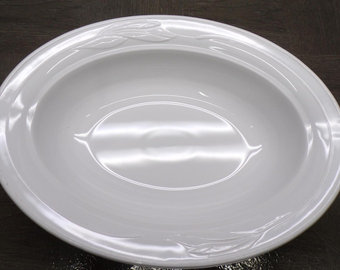 2602 Corningware Elegance 2.25 qt White Flora L-32 06 Oval Casserole Open Roaster 14" x 10" x 3.5" Tall - Good Condition Marks on Bottom