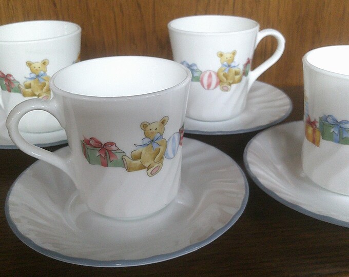 2501 Corelle Holiday Magic Swirl 8 pc Set 4 Cups & 4 Saucers - Great Condition