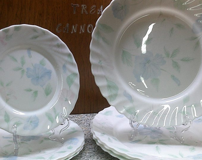 2408 Arcopel Chloe Scalloped Pink & Blue Flowers 8 pc Set- (4) 10.75" Dinner and (4) 7.75" Salad Plates- Light Scratch, Couple Chips on Rim
