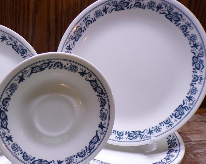 2509 Corelle Vitrelle Old Town Blue Onion Dinnerware - Good Condition Light Scratches More on the 10.25" Plates Choose From List: