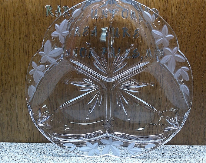 2211 Frosted Embossed Acorn and Leaf Vintage 12" Lead Crystal Serving Platter Divided Dish Tray - No Chips or Cracks