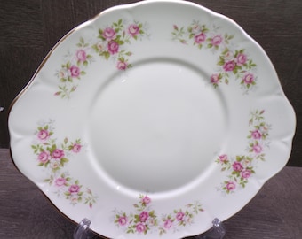 2605 Duchess Fine Bone China Beautiful Pink Roses Vintage 10" x 9" Oval Cake Plate