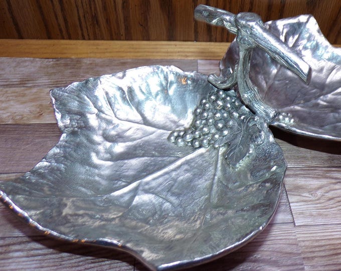 2508 Artale Pewter 10" x 5.75" Ornamental Divided Serving Dish/Grape Leaves w/Center Handle- Made in Italy - Good Condition