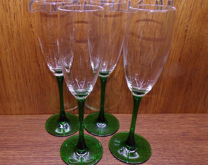 2503 Arcoroc Luminarc Vintage 8.75" 6 oz Green Stemmed Champagne Flute Set of 4 by Cristal D'Arques France - Great Condition
