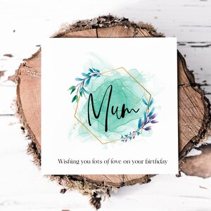 Cartão de aniversário para a mãe com guirlanda floral, design em aquarela turquesa e dourado Cartão de aniversário para a mãe em seu aniversário