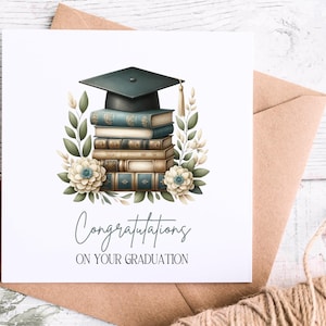 Carte de remise des diplômes pour fille, petite-fille ou nièce avec casquette, livres et fleurs, carte de félicitations pour étudiant diplômé