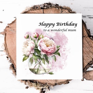 Carte d'anniversaire de maman avec un joli vase de pivoines, belle carte florale de joyeux anniversaire à une merveilleuse maman, cadeaux et cartes pour l'anniversaire de maman