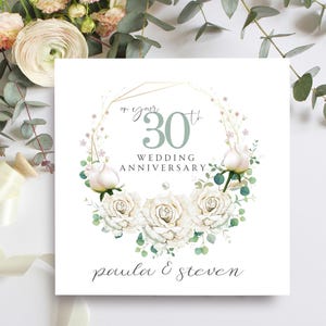 Cartão de 30º aniversário de casamento para um casal especial, guirlanda de coração floral personalizada com o nome do casal, cartão de aniversário de casamento de pérolas