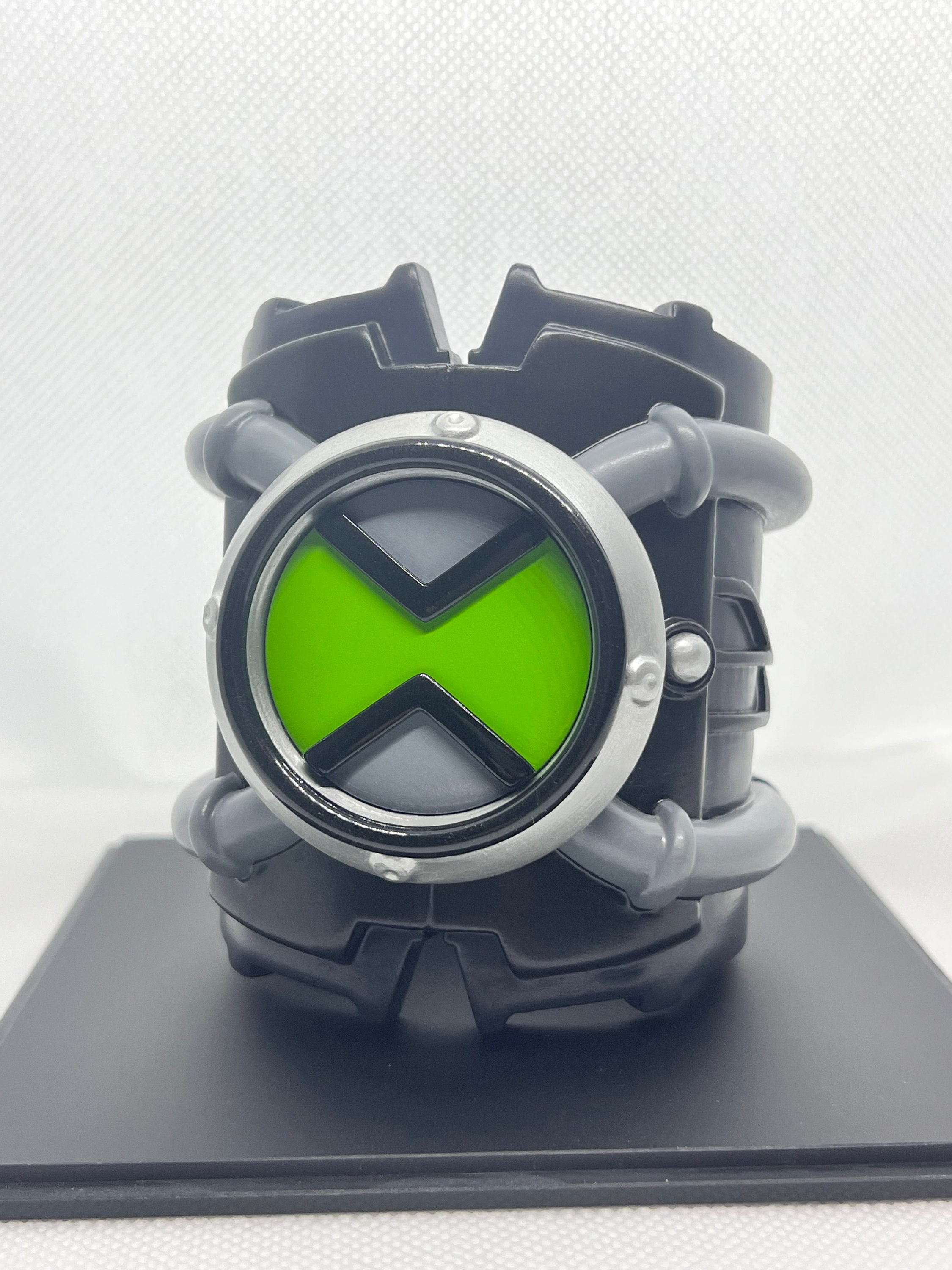 Ben 10 Omnitrix Collection + NEW Custom Omnitrix! 