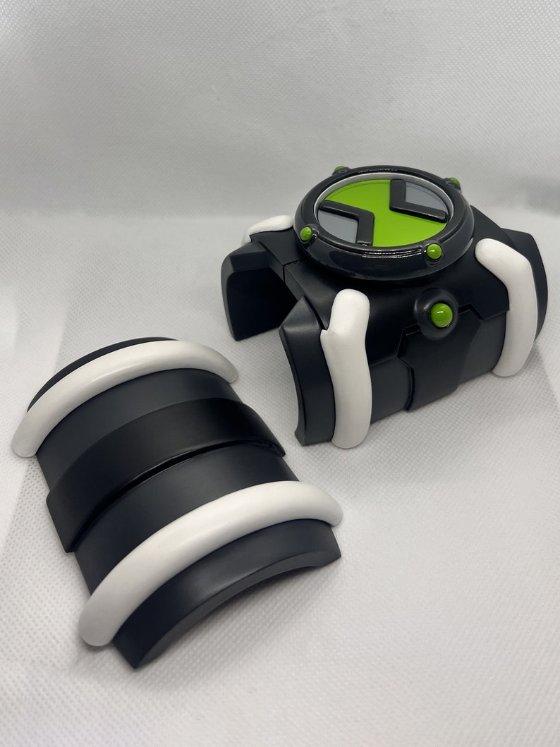 Ben 10 Original Omnitrix Prop image 7