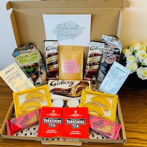 Couples Pamper Gift Box - New Parents Letterbox Gift - New Home Gift - Couples Care Package - Get Well Soon Gifts for Two - Anniversary Gift