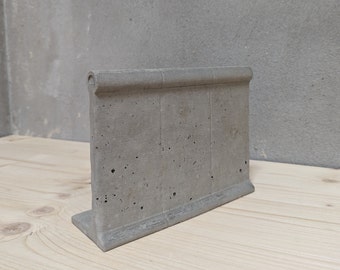 Berlin Wall. Concrete Model. Replica. GDR. Souvenir. Tagging base.