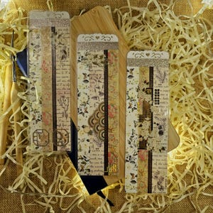 Marcador feito à mão - Estilo colagem - Ouro rosa asiático - Presente efêmero - Feito à mão - Mídia mista - Álbum de recortes - Presente exclusivo e artístico para amantes de livros