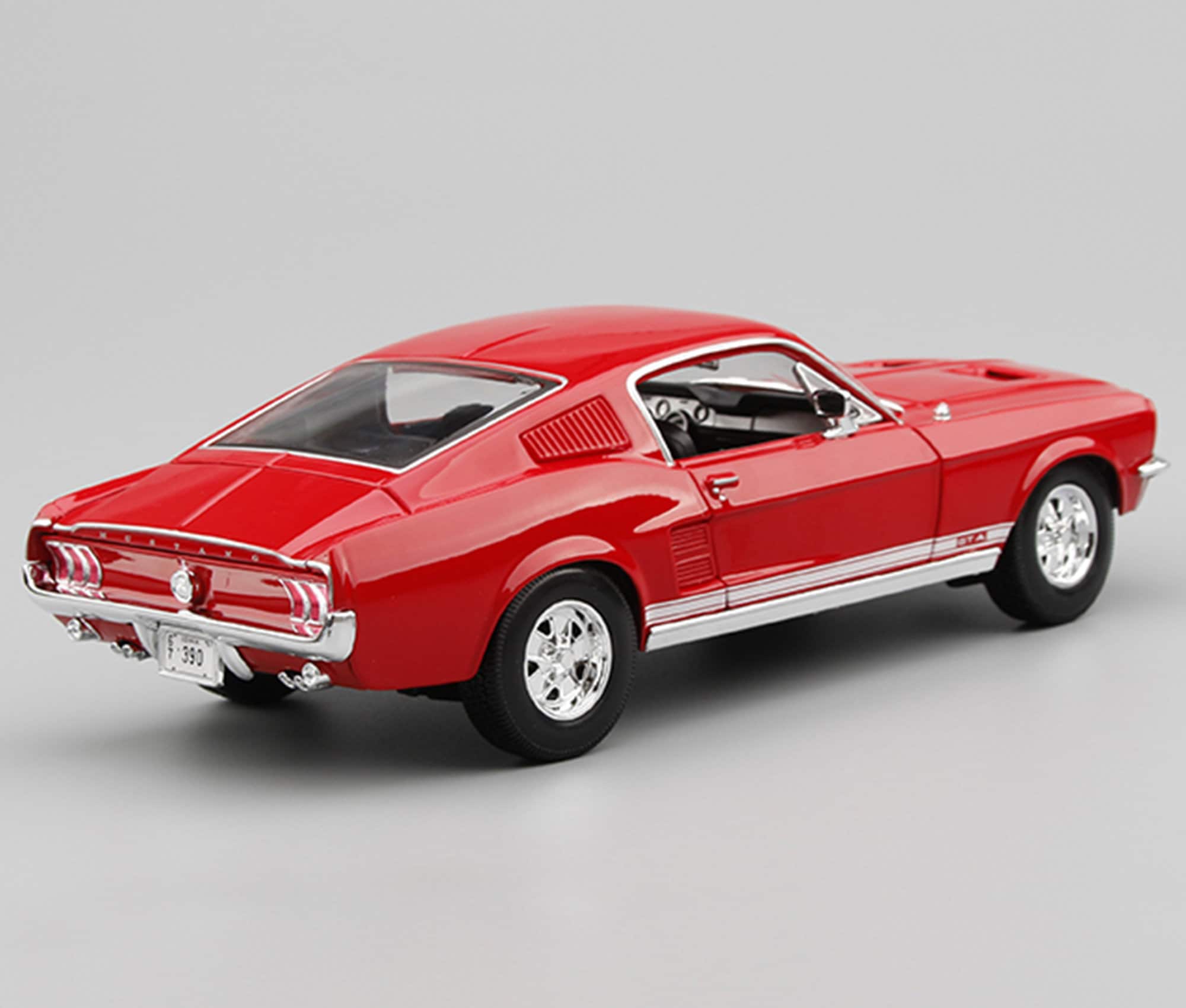 Maquette voiture Ford Mustang Fastback verte 1967 1:18 - maquette
