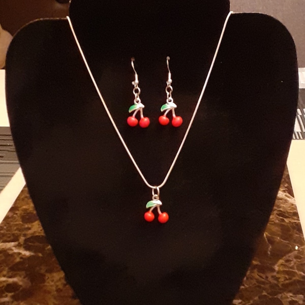 Pendentif et boucles d’oreilles pour dames Cherries