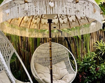 Parasol de Jardin Bohème avec Pompons – Ombrelle Balinaise Artisanale