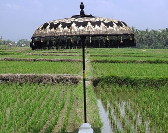 Black and Gold Balinese Parasol – Hand-Painted Garden Umbrella with Fringe and Seashells