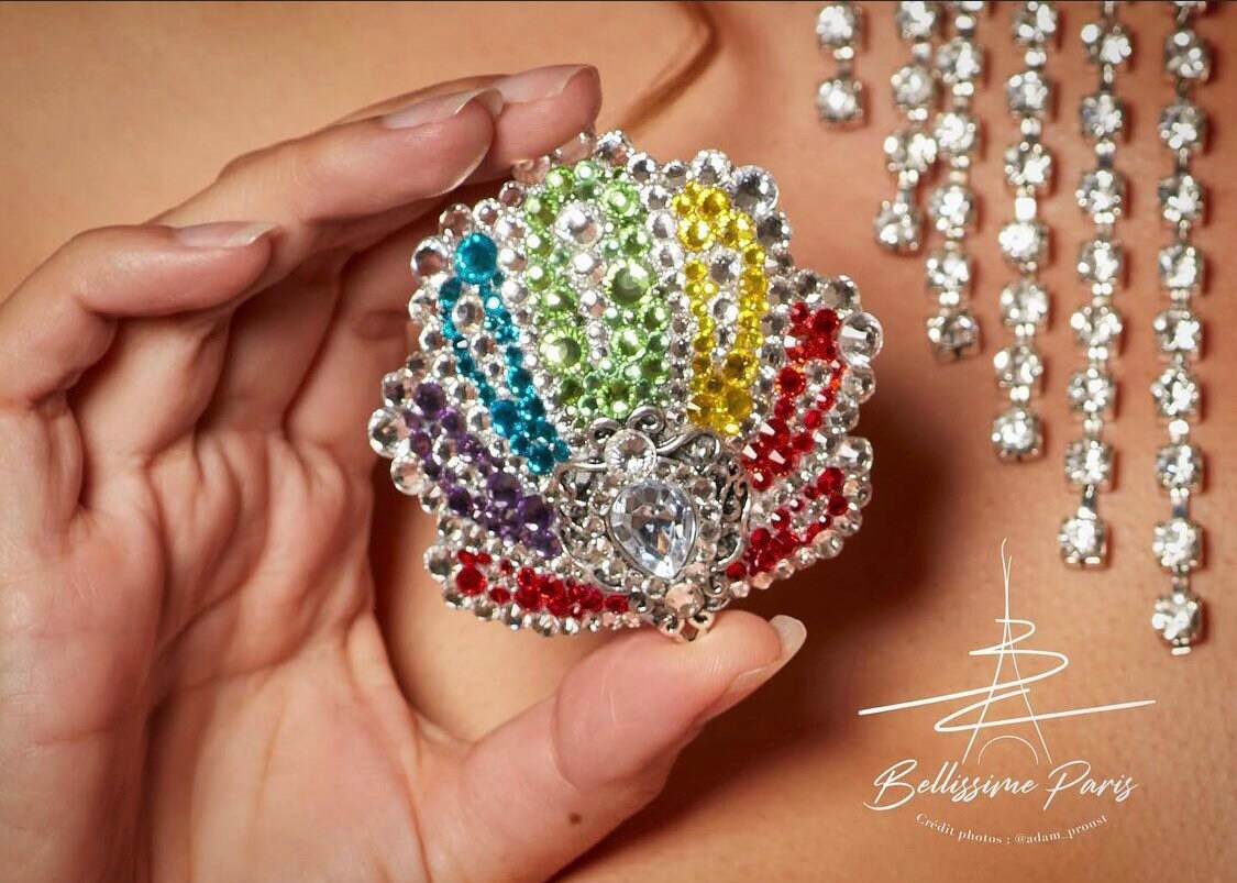 Graff peacock brooch deals