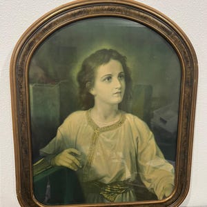Vintage Picture of Young Christ Jesus at the Temple in rounded frame