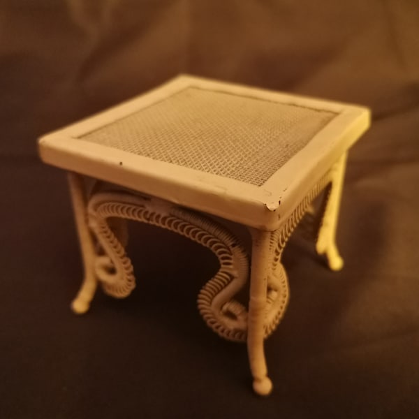 Decorative Victorian Style Dollhouse Heavy White Table fully made out of Metal 1:12