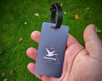 Custom metal golf bag tag any design - Anodised aluminium, various colours, leather strap and personalised laser engraving. Luggage bag tag.